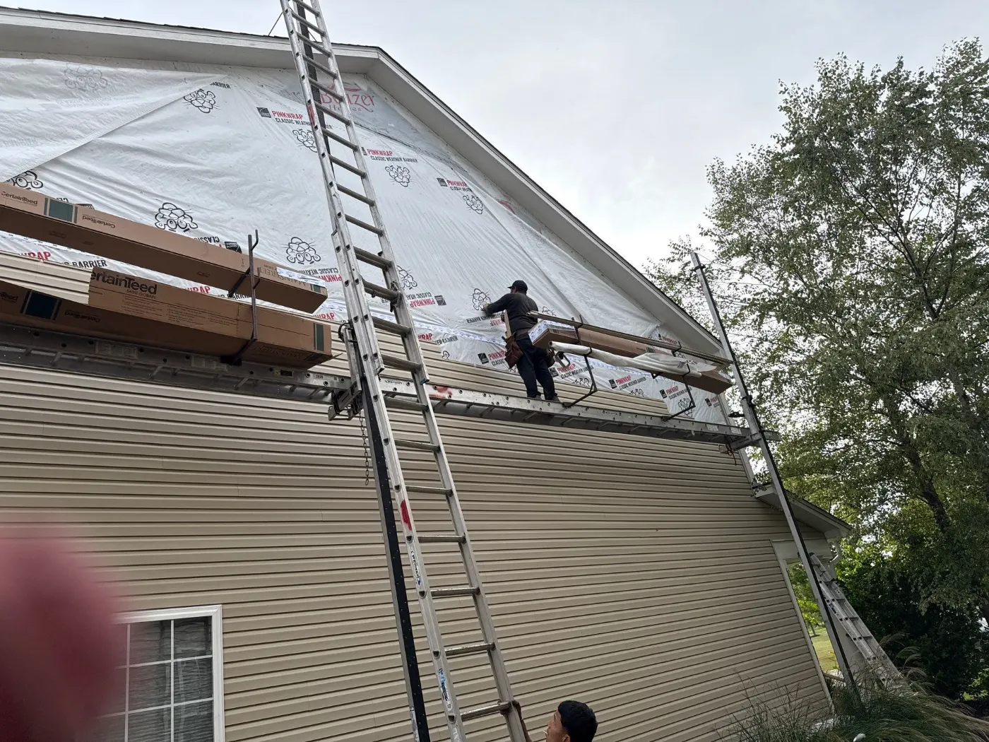 Vinyl siding replacement completed in Brendonwood